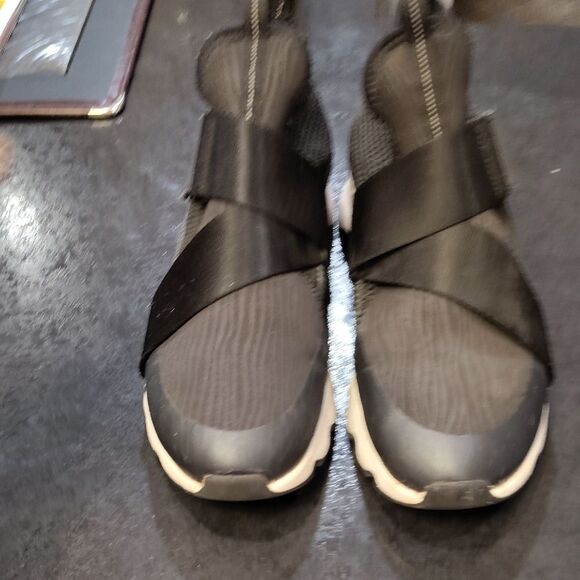 Sorel Black High-Top Sneakers with Elastic Strap - Picture 3 of 6